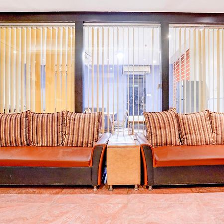 Super Townhouse Oak Times Square Le Western Mumbai Bagian luar foto