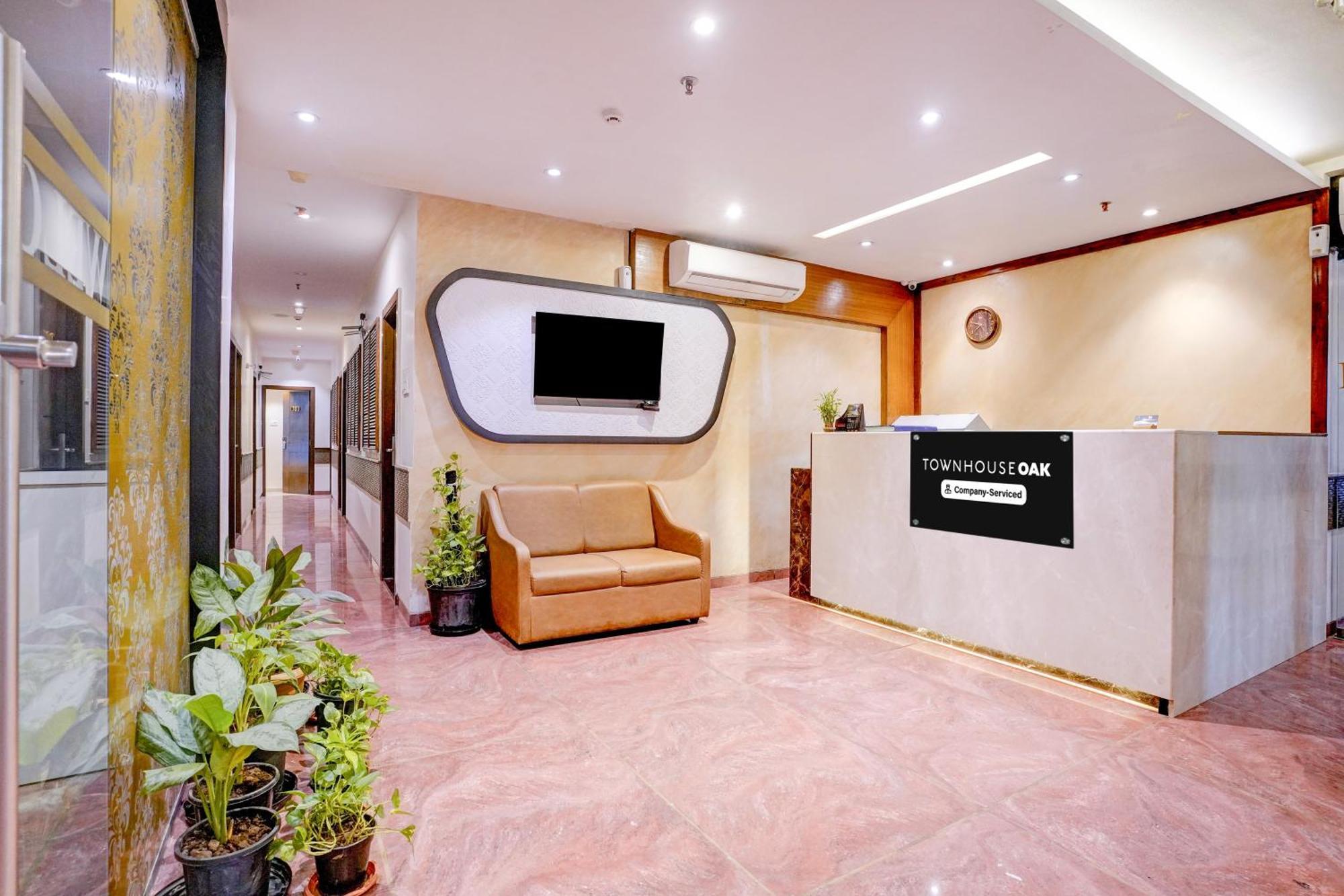 Super Townhouse Oak Times Square Le Western Mumbai Bagian luar foto
