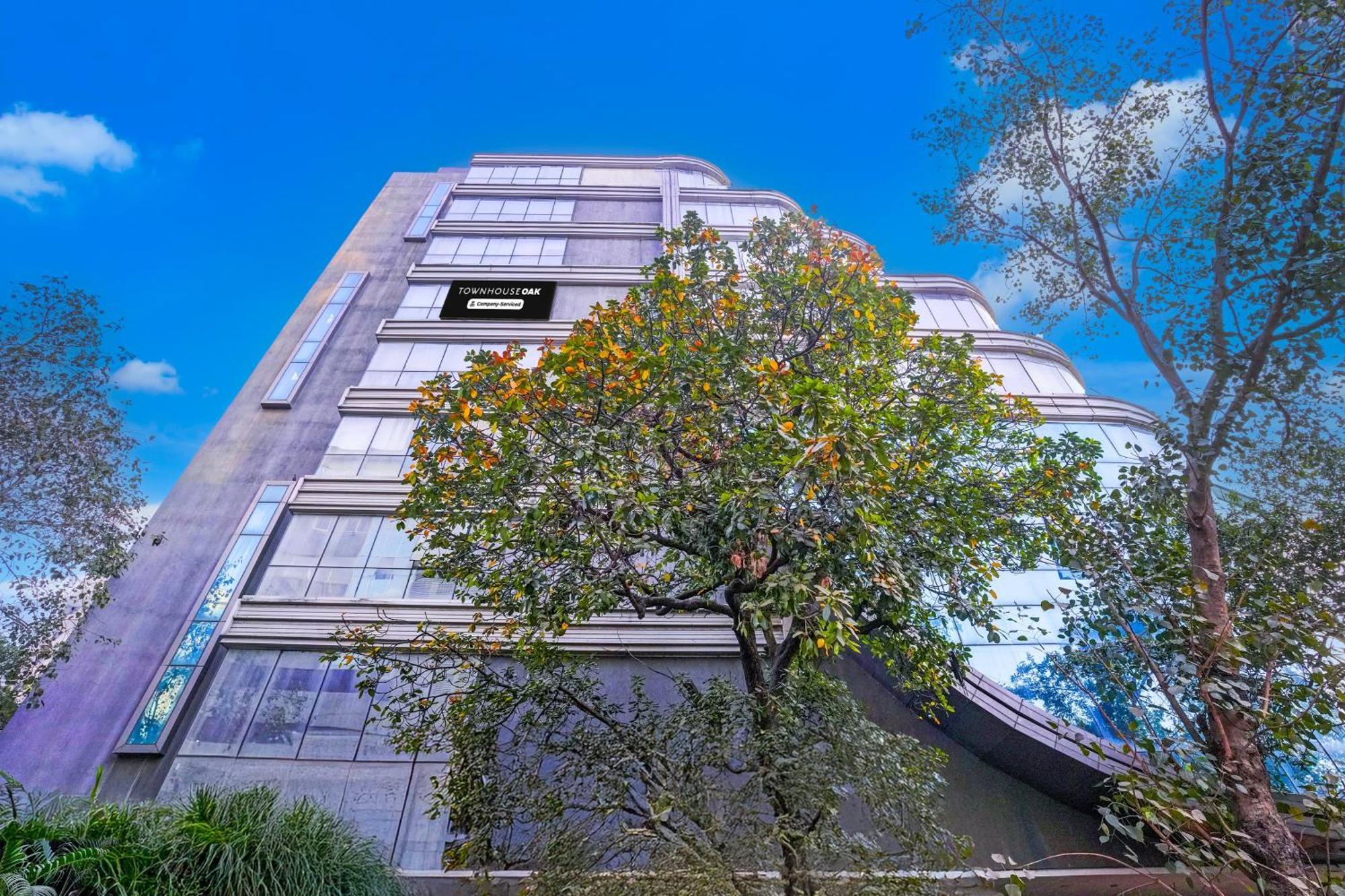 Super Townhouse Oak Times Square Le Western Mumbai Bagian luar foto