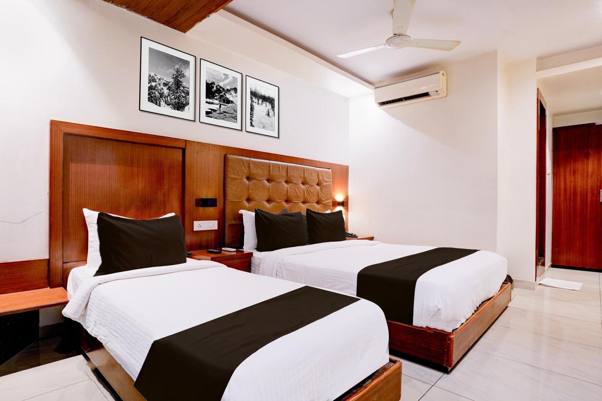 Super Townhouse Oak Times Square Le Western Mumbai Bagian luar foto